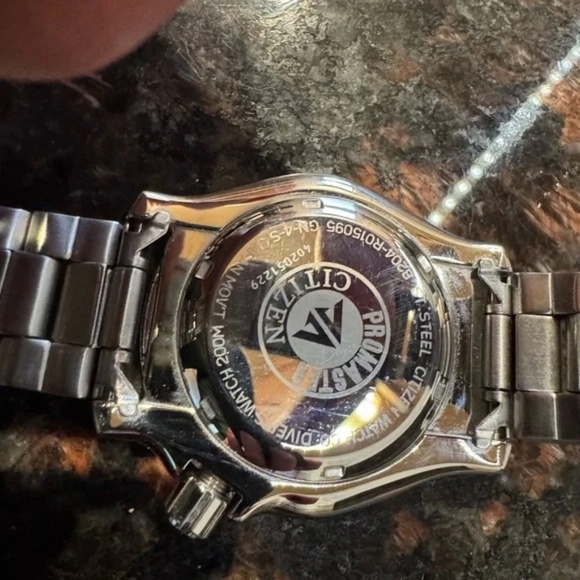 Citizen Promaster Green Lume (NY0040-50W) - Picture 6 of 9